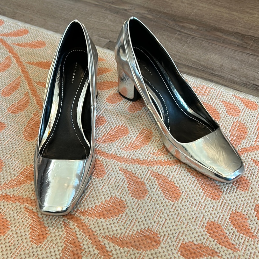 Silver Zara Women pumps, size 40, gently used, 3 inch pump heel